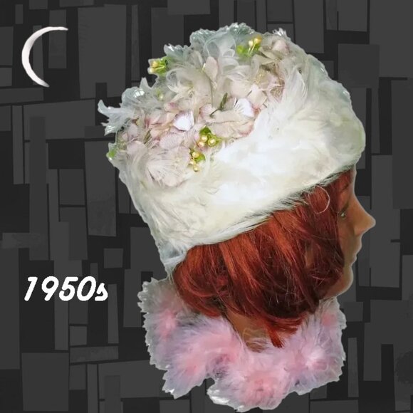 Vintage Hat + HATBOX Spring Toque White Feather Hat Pink Flowers 50s 1950s - Picture 1 of 15